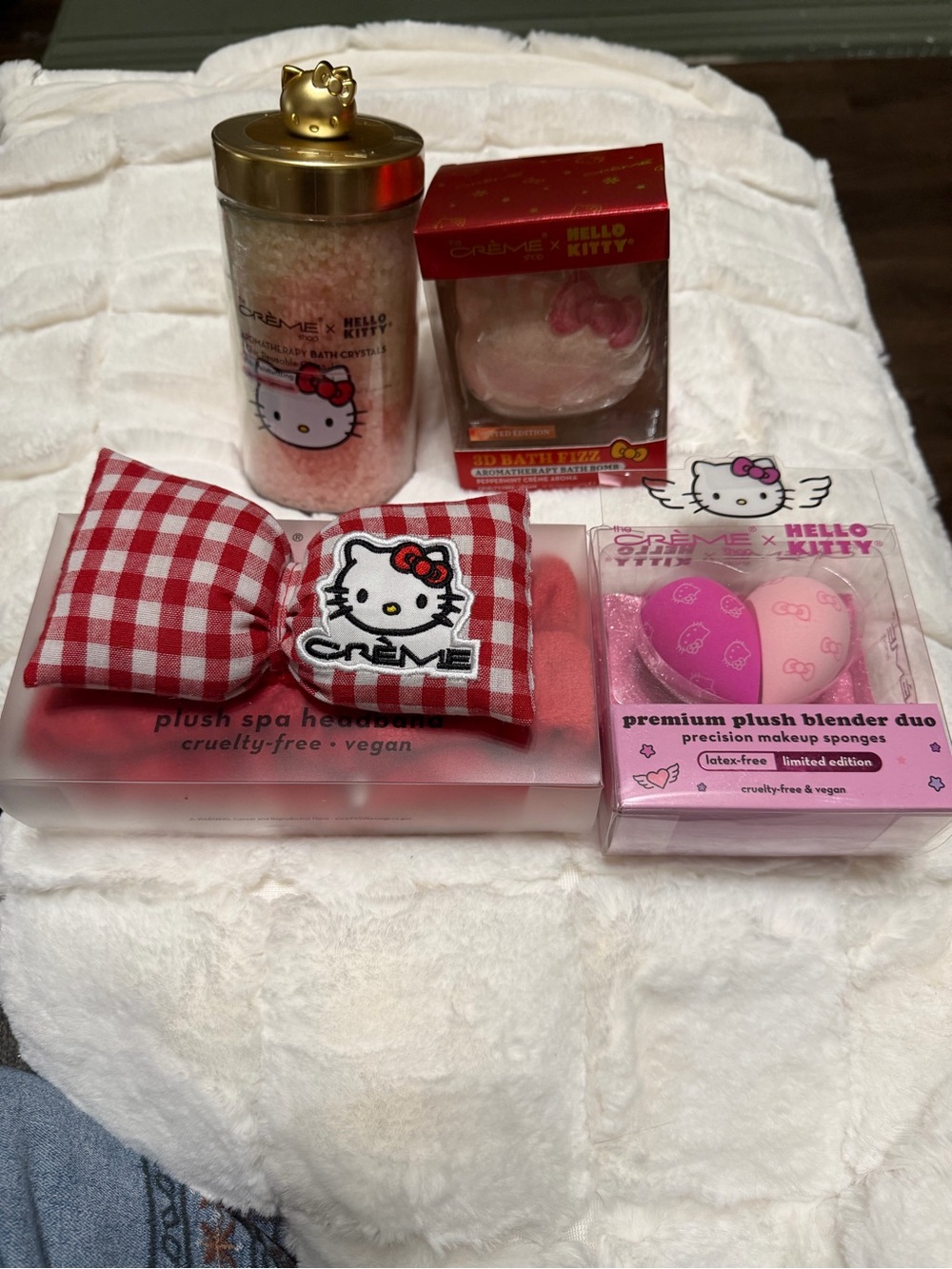 The Crème Shop Hello Kitty Spa Bundle 4 pcs.